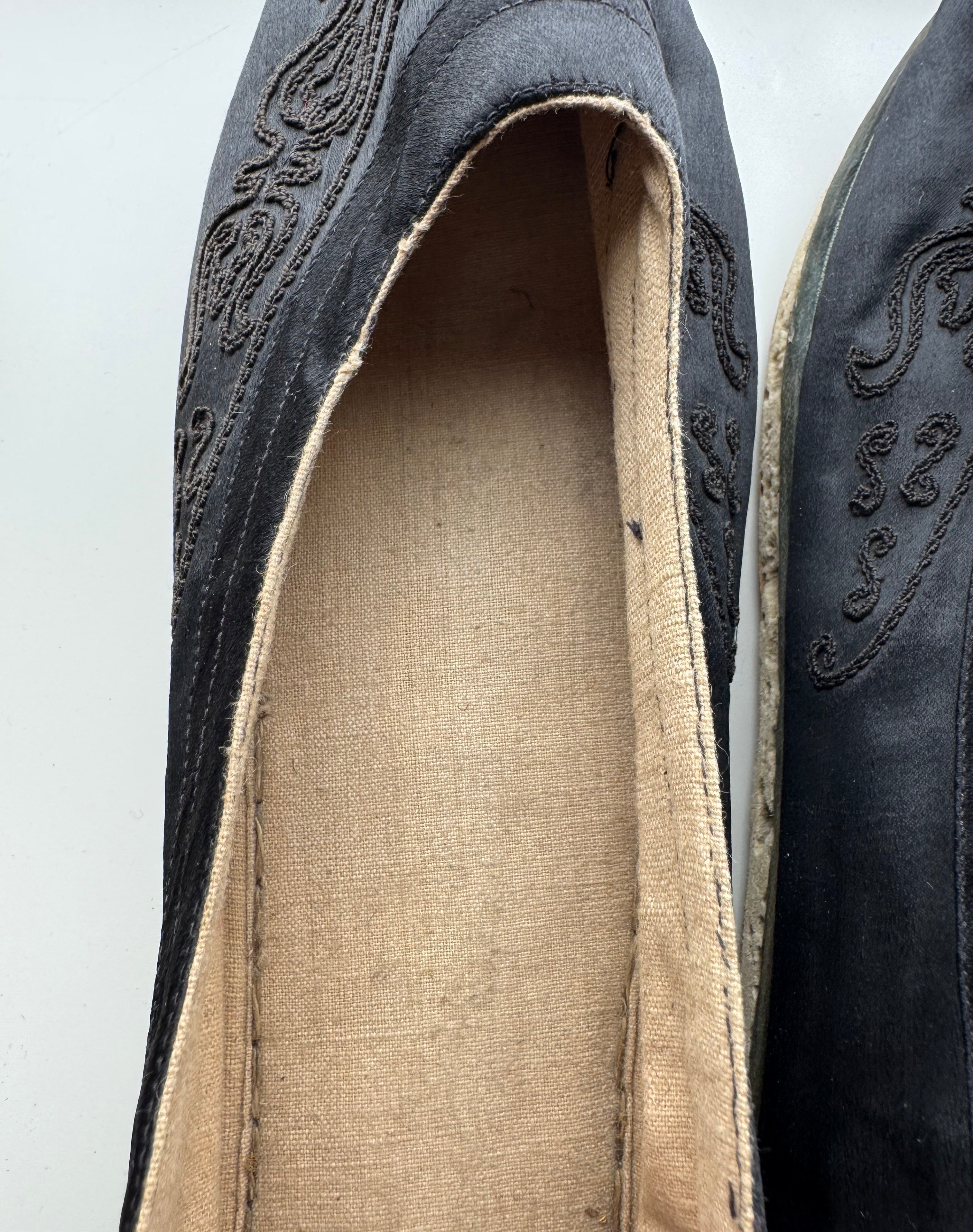 Antique Qing Dynasty Chinese Silk Vintage Manchu Slippers 1900-1910's