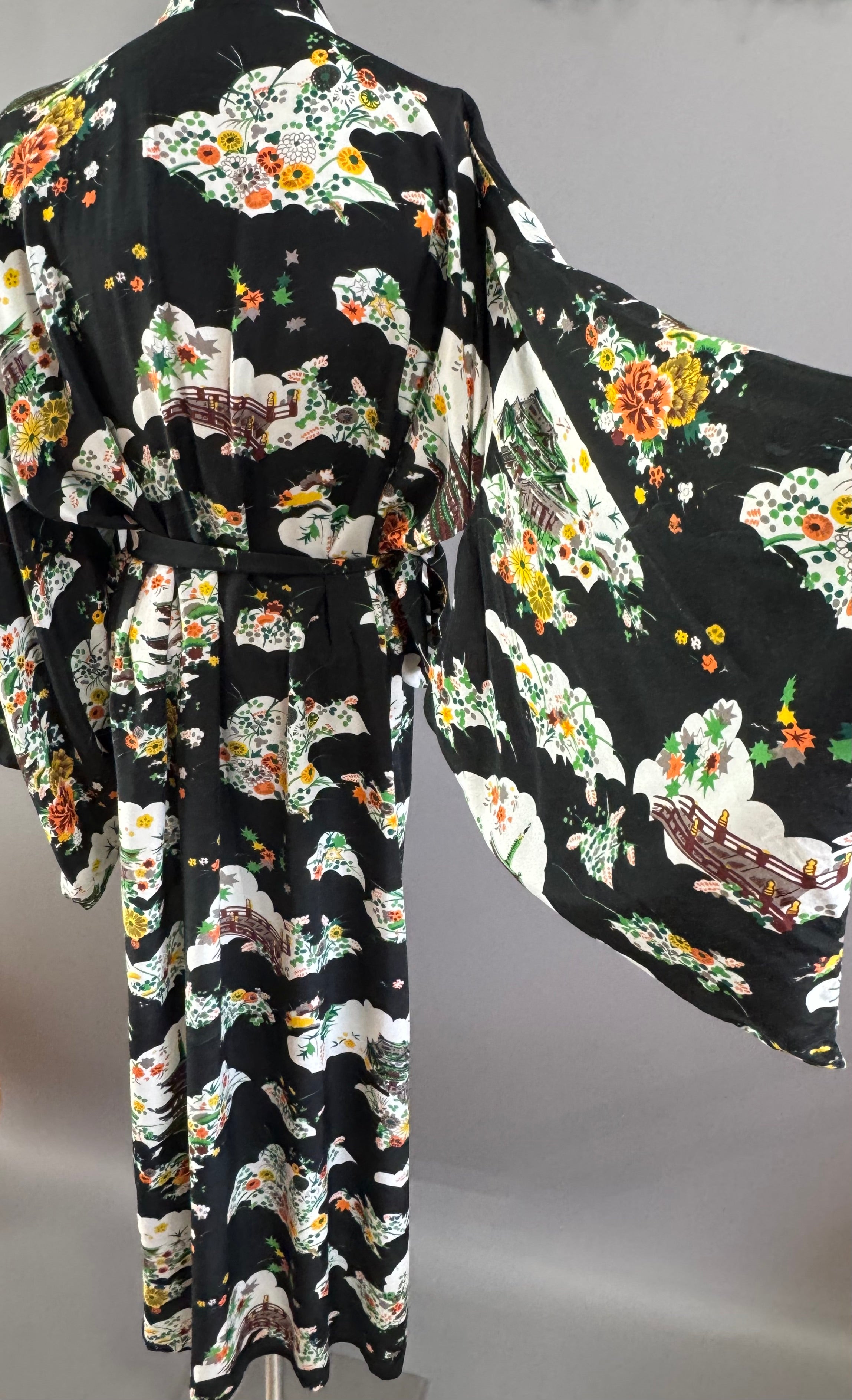 Vintage 1940's Dressing Gown Kimono Robe Floral Temple Motif on Black