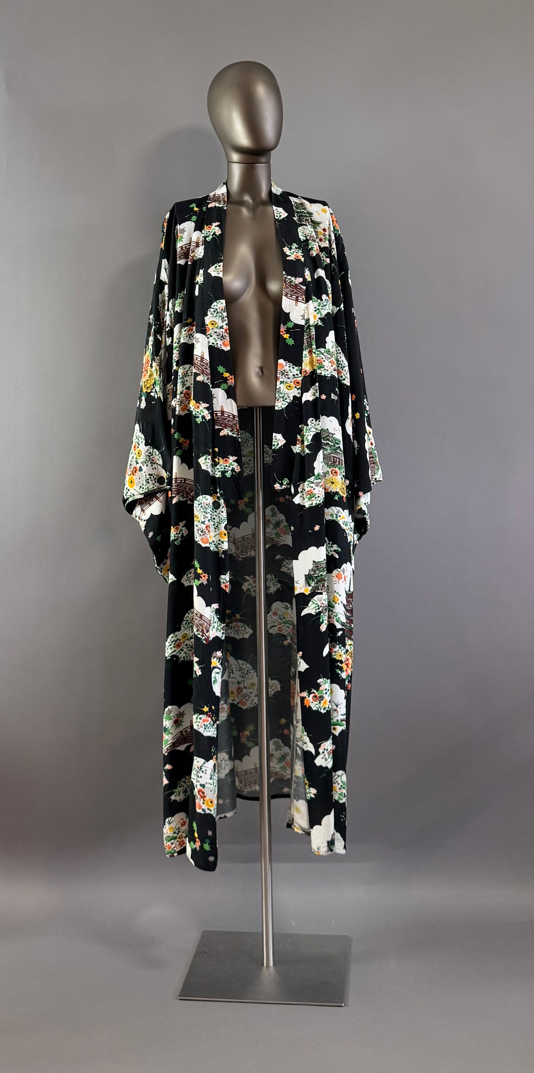 Vintage 1940's Dressing Gown Kimono Robe Floral Temple Motif on Black